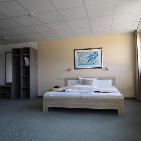 Businesshotel & Appartements Stuttgart-Vaihingen Bagian luar foto