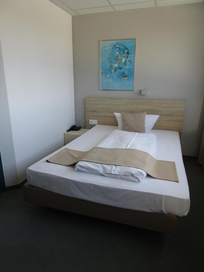 Businesshotel & Appartements Stuttgart-Vaihingen Bagian luar foto