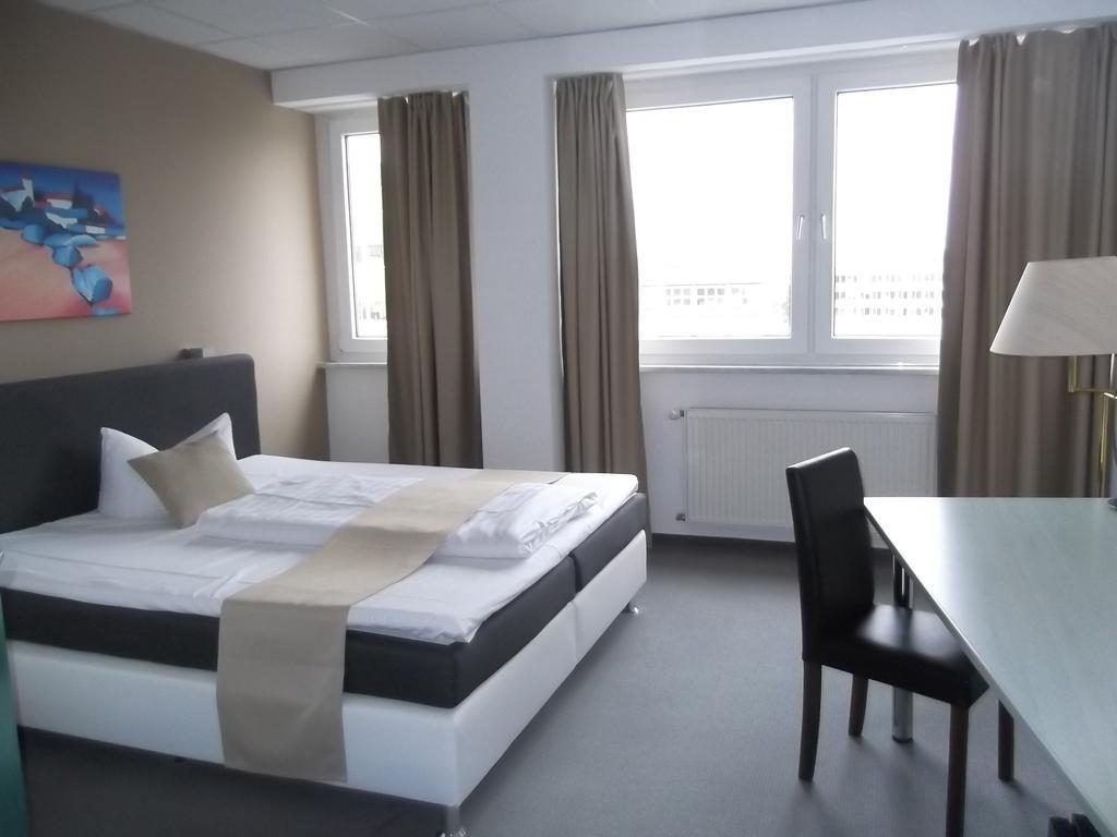 Businesshotel & Appartements Stuttgart-Vaihingen Bagian luar foto